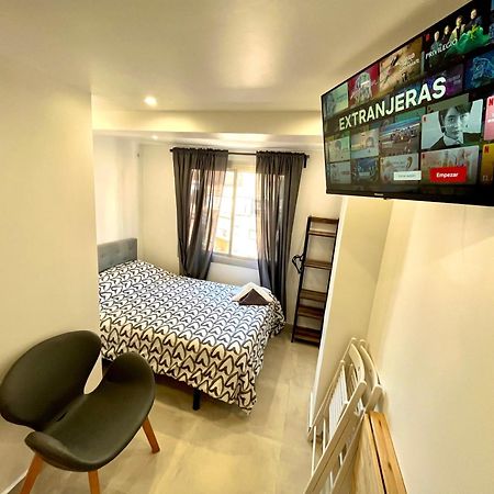 Apartamentos Con Bano Privado Frente Al Metro L5 Barcelona-Hospitalet L'Hospitalet de Llobregat Eksteriør billede