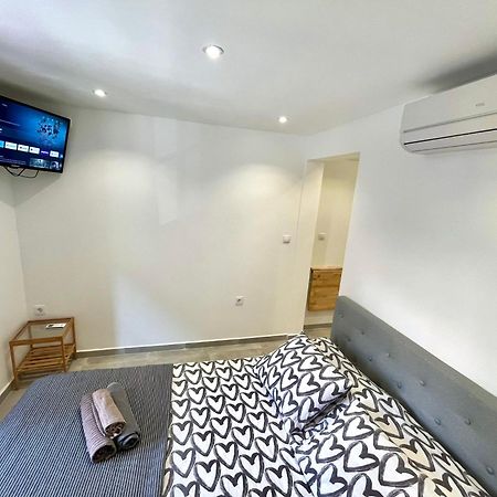 Apartamentos Con Bano Privado Frente Al Metro L5 Barcelona-Hospitalet L'Hospitalet de Llobregat Eksteriør billede