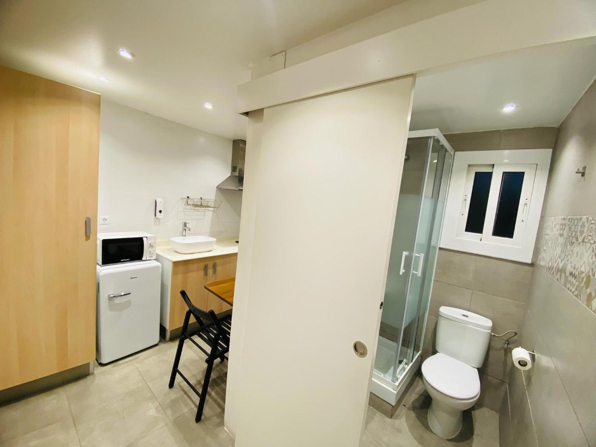 Apartamentos Con Bano Privado Frente Al Metro L5 Barcelona-Hospitalet L'Hospitalet de Llobregat Eksteriør billede