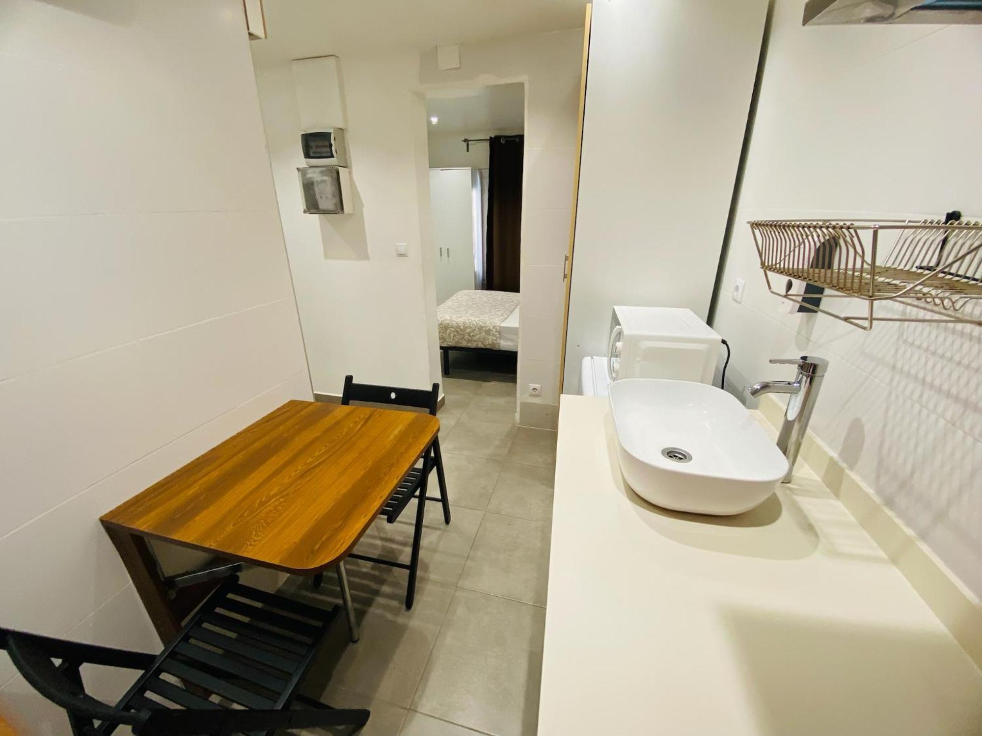Apartamentos Con Bano Privado Frente Al Metro L5 Barcelona-Hospitalet L'Hospitalet de Llobregat Eksteriør billede