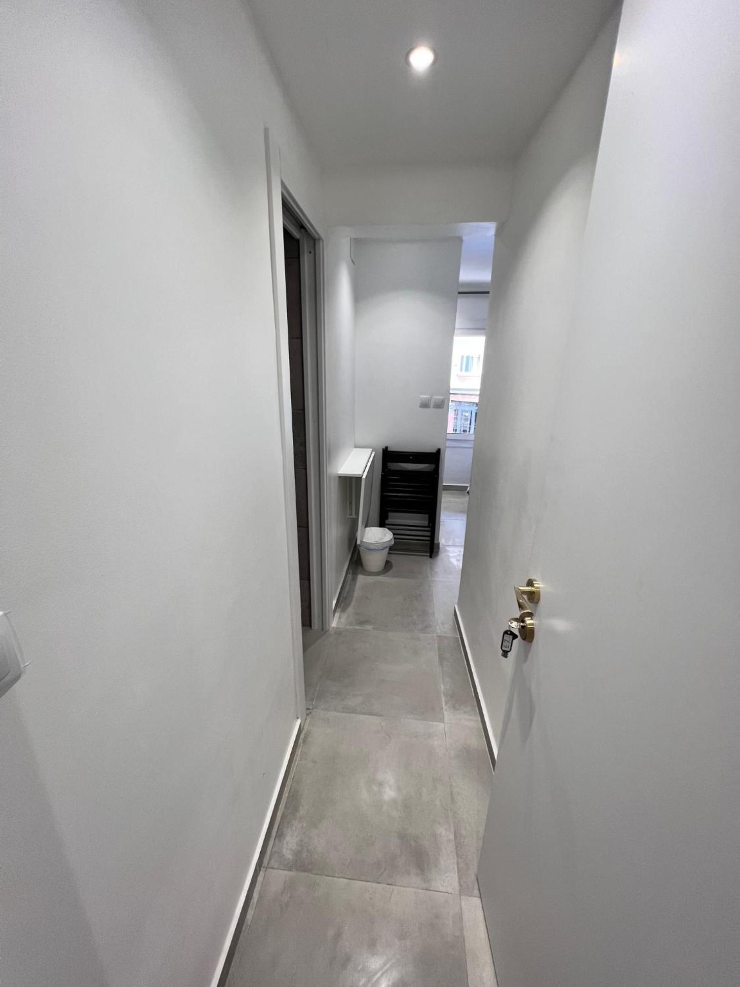 Apartamentos Con Bano Privado Frente Al Metro L5 Barcelona-Hospitalet L'Hospitalet de Llobregat Eksteriør billede