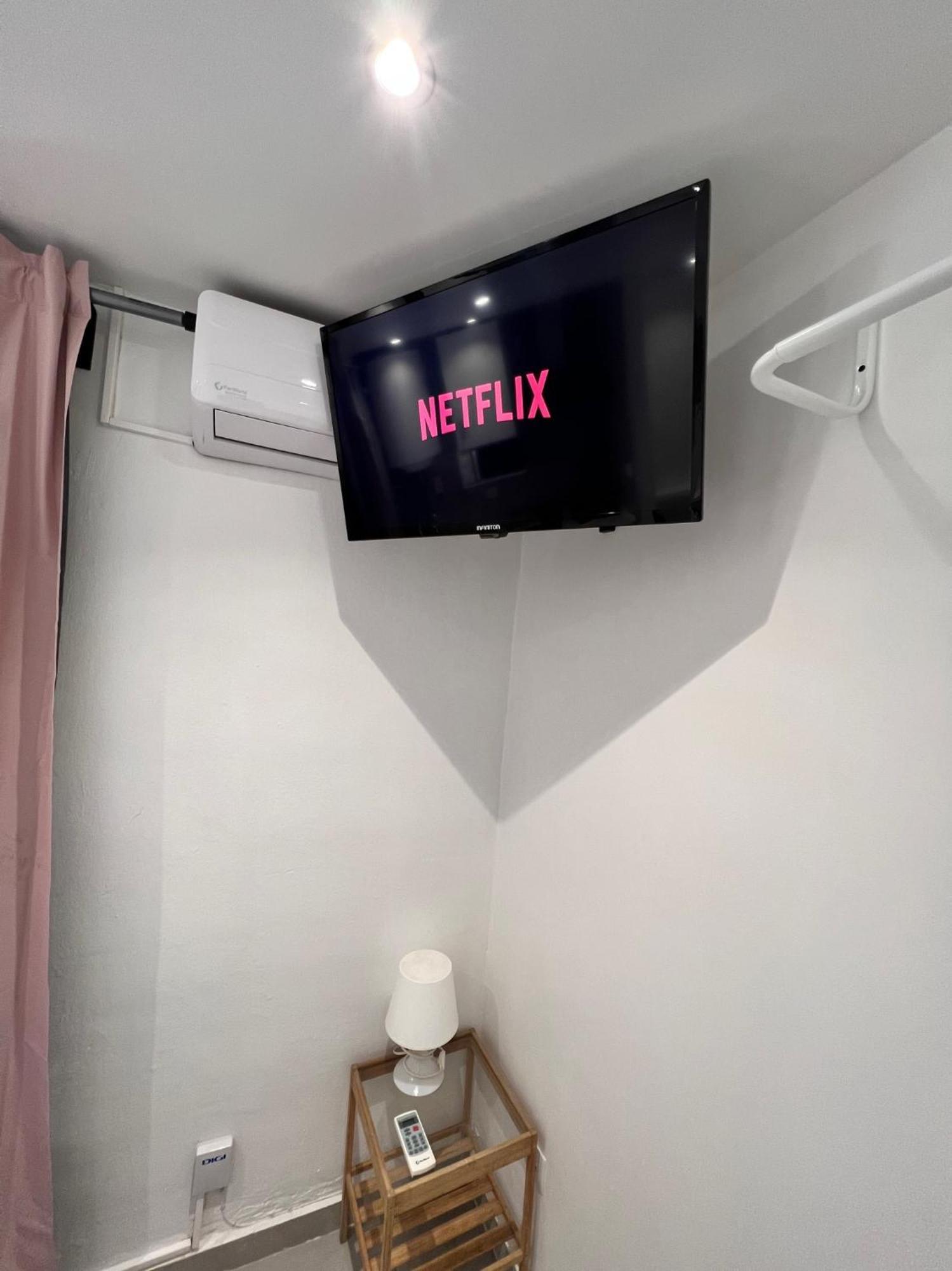 Apartamentos Con Bano Privado Frente Al Metro L5 Barcelona-Hospitalet L'Hospitalet de Llobregat Eksteriør billede