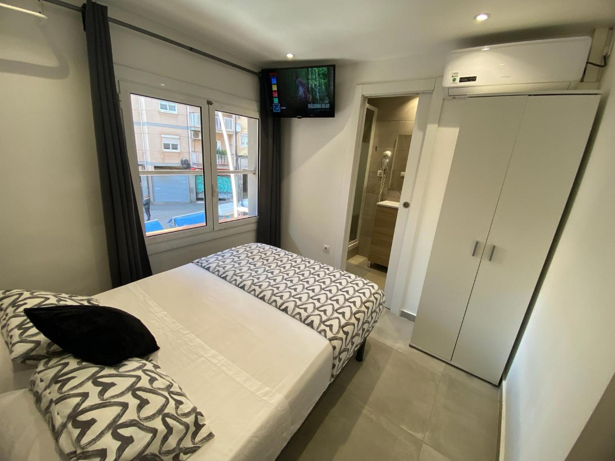 Apartamentos Con Bano Privado Frente Al Metro L5 Barcelona-Hospitalet L'Hospitalet de Llobregat Eksteriør billede