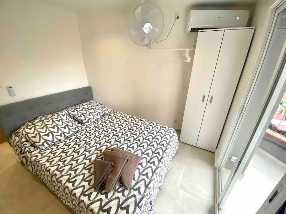 Apartamentos Con Bano Privado Frente Al Metro L5 Barcelona-Hospitalet L'Hospitalet de Llobregat Eksteriør billede