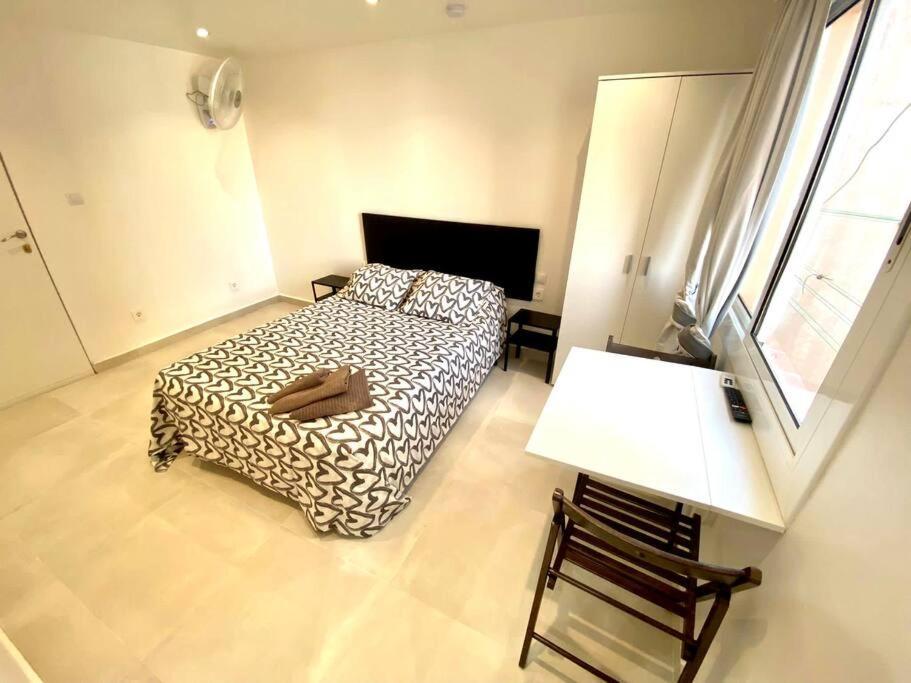 Apartamentos Con Bano Privado Frente Al Metro L5 Barcelona-Hospitalet L'Hospitalet de Llobregat Eksteriør billede