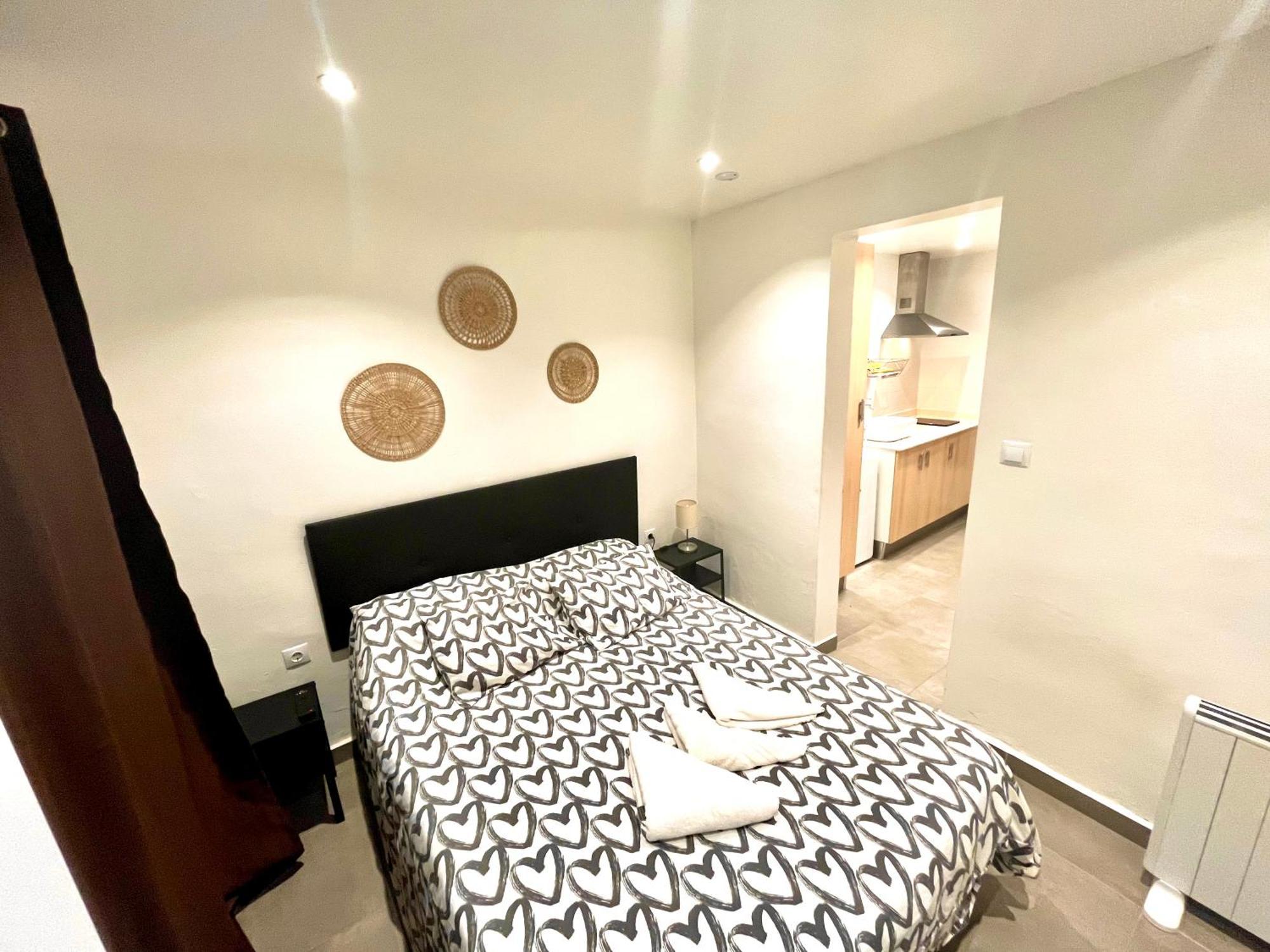 Apartamentos Con Bano Privado Frente Al Metro L5 Barcelona-Hospitalet L'Hospitalet de Llobregat Eksteriør billede