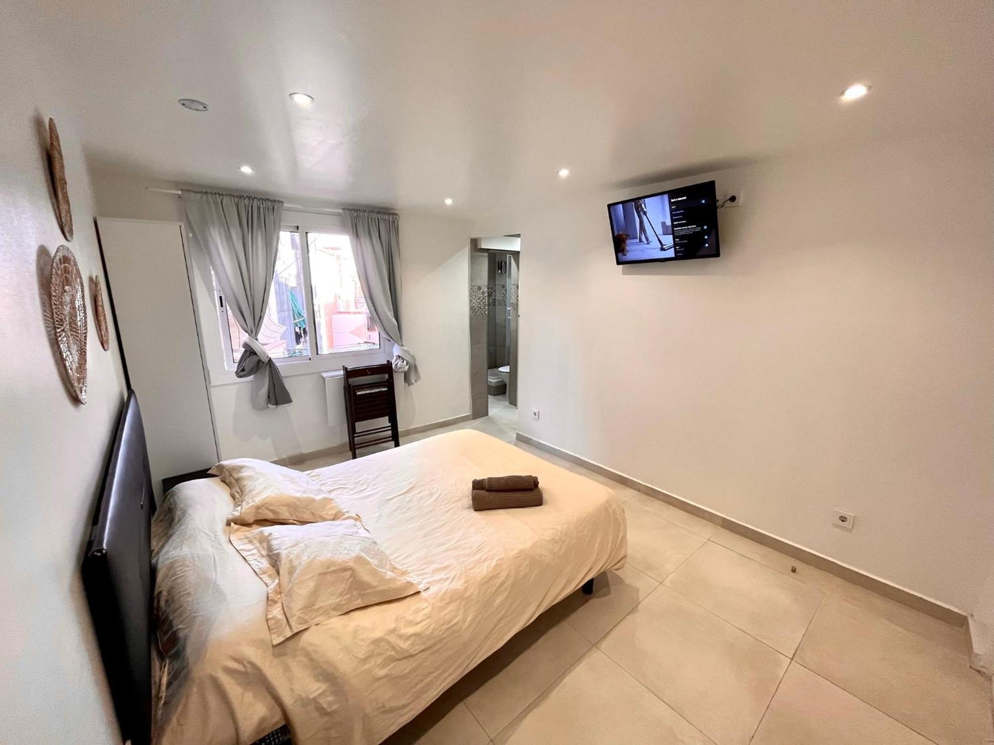 Apartamentos Con Bano Privado Frente Al Metro L5 Barcelona-Hospitalet L'Hospitalet de Llobregat Eksteriør billede