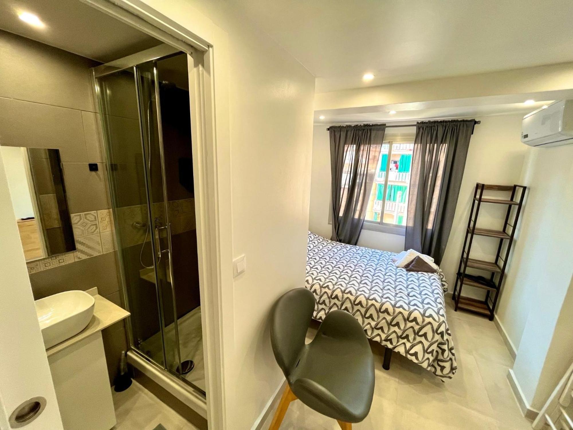 Apartamentos Con Bano Privado Frente Al Metro L5 Barcelona-Hospitalet L'Hospitalet de Llobregat Eksteriør billede