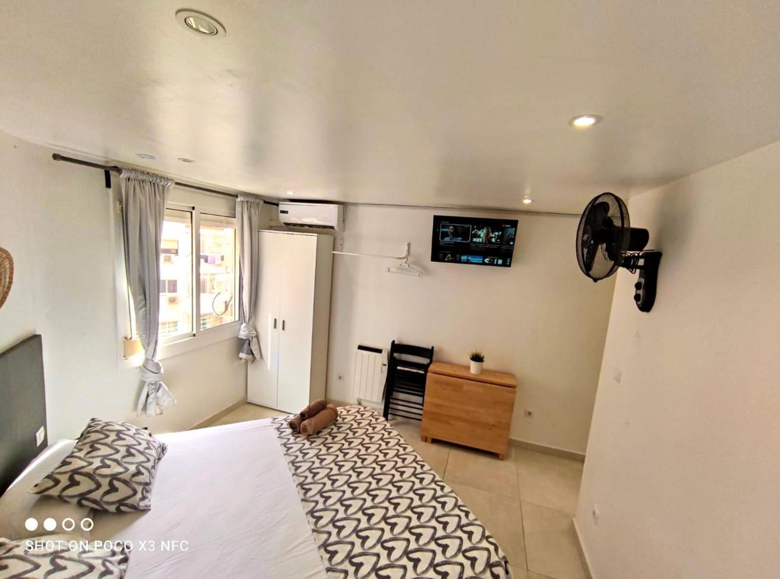 Apartamentos Con Bano Privado Frente Al Metro L5 Barcelona-Hospitalet L'Hospitalet de Llobregat Eksteriør billede