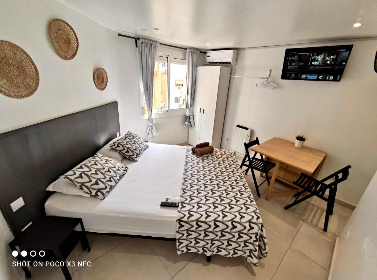 Apartamentos Con Bano Privado Frente Al Metro L5 Barcelona-Hospitalet L'Hospitalet de Llobregat Eksteriør billede