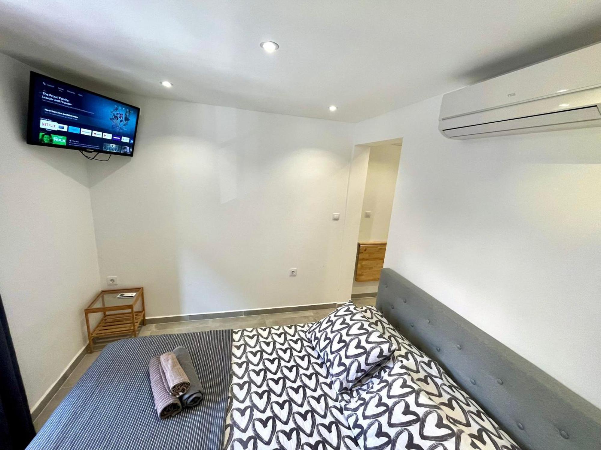 Apartamentos Con Bano Privado Frente Al Metro L5 Barcelona-Hospitalet L'Hospitalet de Llobregat Eksteriør billede