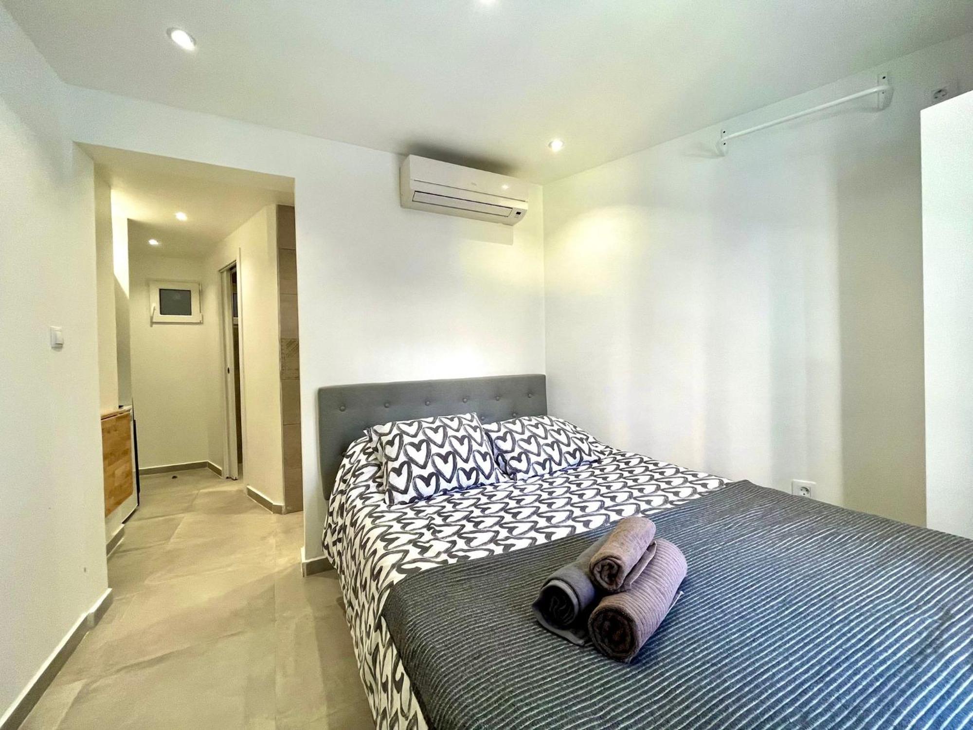 Apartamentos Con Bano Privado Frente Al Metro L5 Barcelona-Hospitalet L'Hospitalet de Llobregat Eksteriør billede